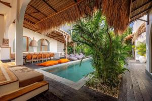 Elegant 4BR Pool Villa Families & Groups