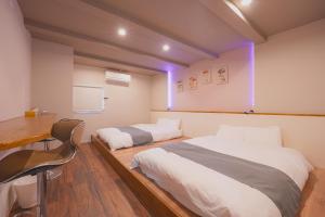 Spacious 2 bedroom stay for up to 8 guests 3 min walk to station near shopping street201