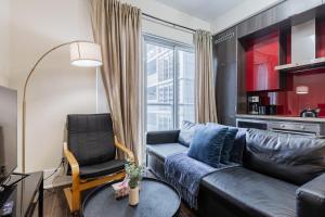 StayToronto - The FlexiSleep Queen Suite