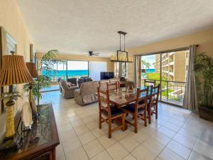 Relaxing Oceanview Condo Pools & Beach E210