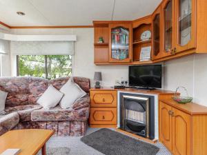 Fron Dderw Caravan