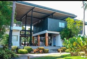 Silver Reef Dive Resort