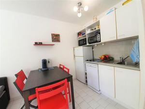 Appartement avec clim, parking, piscine - 6 pers. - FR-1-874-28