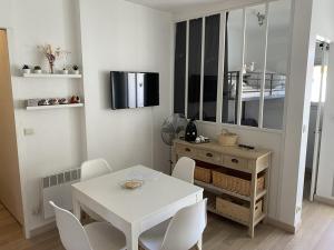 Appartement spacieux avec piscine - 6 pers. - FR-1-874-52