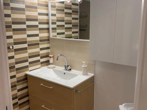 Appartement spacieux avec piscine - 6 pers. - FR-1-874-52