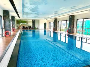 Studio Apt With Gym, Swimming Pool, BBQ, Tennis Facilities Available For Delux Studio In City Centre