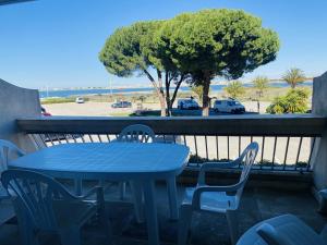Appartement avec clim et parking, vue mer - FR-1-874-67