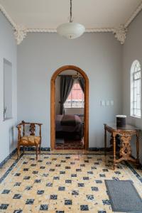 Casona 50s con patio, tina y estacionamiento priv