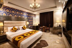 Hotel Smart Plaza Inn Near Delhi International Airport
