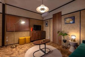 9 Minute Walk from Shin Osaka Station 4Beds Entire Building for Rent Quiet Residential Area