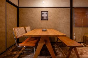 9 Minute Walk from Shin Osaka Station 4Beds Entire Building for Rent Quiet Residential Area