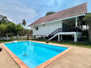 6BR Twin Pool Villas with Billiards Tong sala