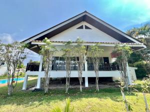 6BR Twin Pool Villas with Billiards Tong sala