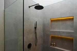 Alana 1 BR Deluxe Double Room