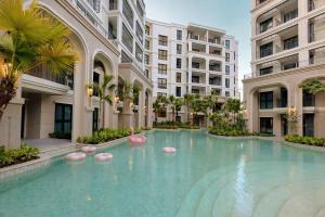 Title Legendary 2 bedroom Pool view D309