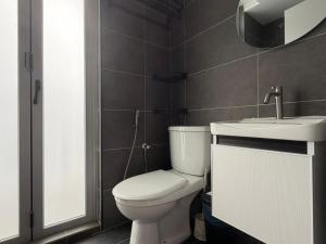 Midas Seri Alam Pororo Family Suite by Ourstay