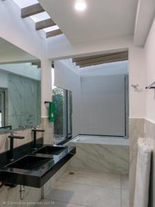 Habitación con Jacuzzi en la Casa del Árbol