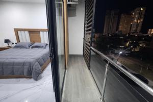 Rooftop with Jacuzzi 2 blocks from the beach
