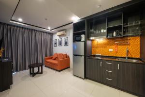 New Nordic Club 1 by Apartwell