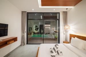 Contemporary 5BR Luxury Villa Just 400m to the Sea