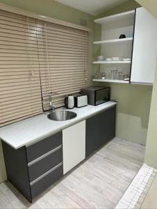 Jefferson Suites at 30 Lily