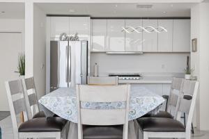 Great Location 3BR Condo walk to Beach & Downtown