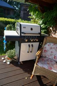 Altes Landhaus Oste, 3 Wohnungen mit Kamin, Pool, Strand & Meer
