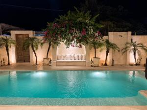 Luxury 6BR Villa with private pool
