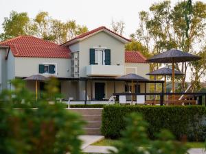 Axion Studios & Apartments