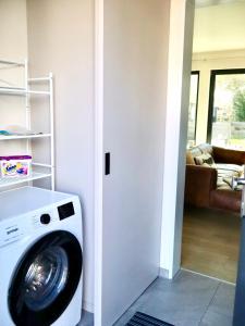 5 Sterne Wellness-Ferienhaus "Kornrade" mit Sauna, Kamin & Terrasse - ruhig am Ostseewald in Zingst