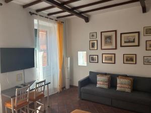 The Yellow Nest Apartment Suite in Trastevere