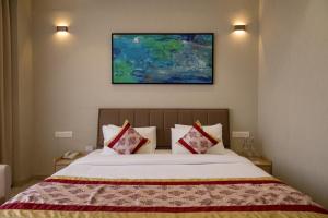 Saaz Hotel - Near Indore International Airport