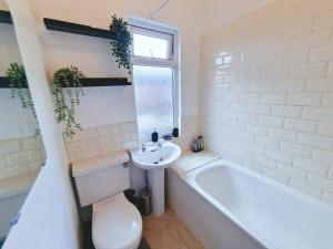 Spacious 4BDR Home Near Anfield & City Centre