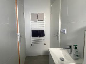 Stefans Apartments B - 20 min bis DD Messe und Flughafen inkl Parkplatz