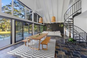 Mabel Perfect Noosa Hinterland Gem with Heated Pool
