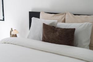 Stylish 1BR Apt, with Living Room in Central Ghent with WiFi & TV