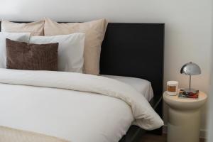 Stylish 1BR Apt, with Living Room in Central Ghent with WiFi & TV