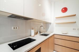Central APT 11 by In Property