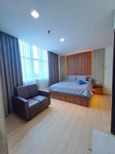 STARHOME NEWLY RENOVATED 115M2 HIGH FLOOR Formosa Residence