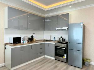 45 New Central 2-BR Apartment
