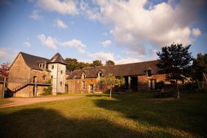 Unique 1 bedroom farm-manor cottage