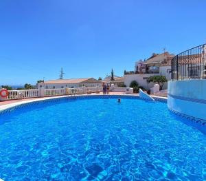 A2404 Beautiful Townhouse with Communal Pool, Nerja