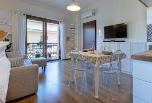 GuestHost - Su Niu Flat with Balcony