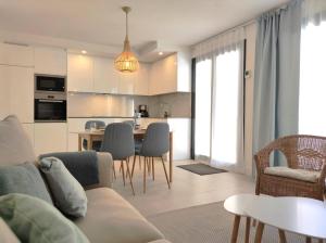 A2208 Beautiful and spacious 2 bedroom apartment Nerja