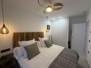 Atico Suite Vejer con piscina privada climatizada