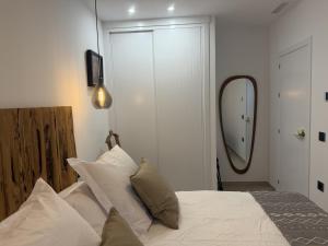 Atico Suite Vejer con piscina privada climatizada