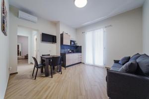 Samys Apartment - Grey