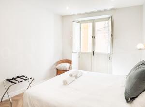 Stylish 2-Bed Apartment, Heart of Málaga REMS