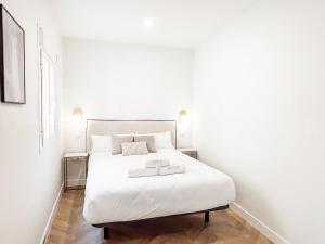 Stylish 2-Bed Apartment, Heart of Málaga REMS