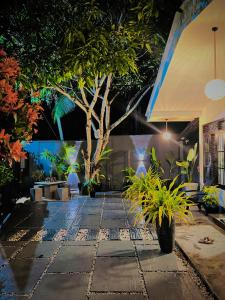 LEAFORA Cottage